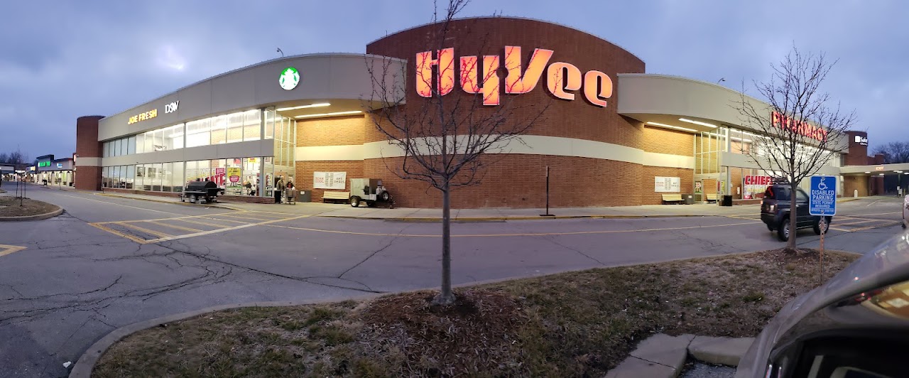 Hy-Vee Grocery Store