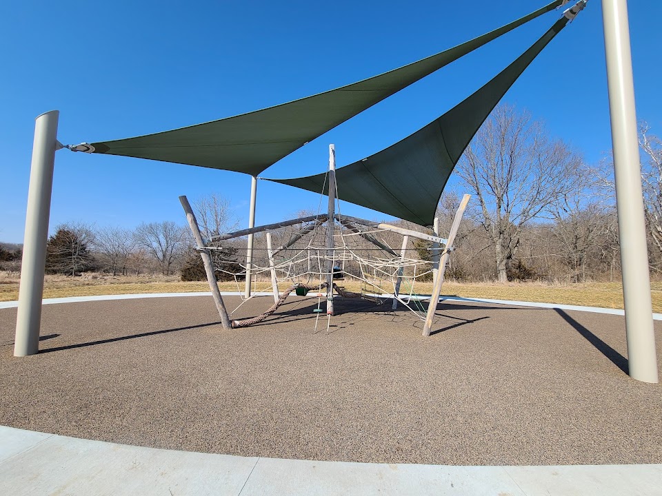 Cedar Niles Park 135th St Trailhead