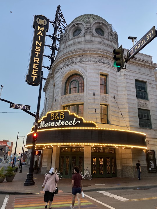 Kansas City Power & Light District