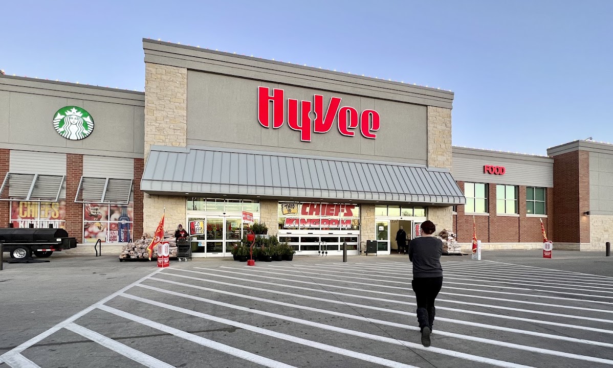 Hy-Vee Grocery Store