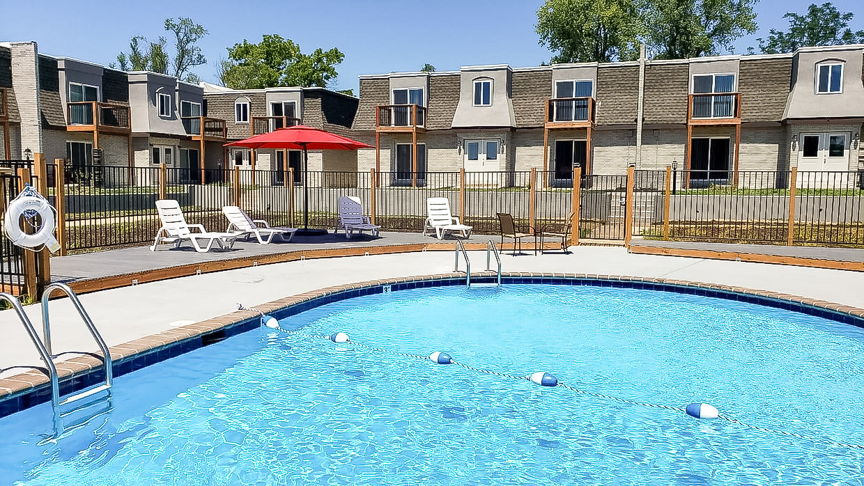 Oak Ridge Luxury Apartments and Townhomes at The Oaks
