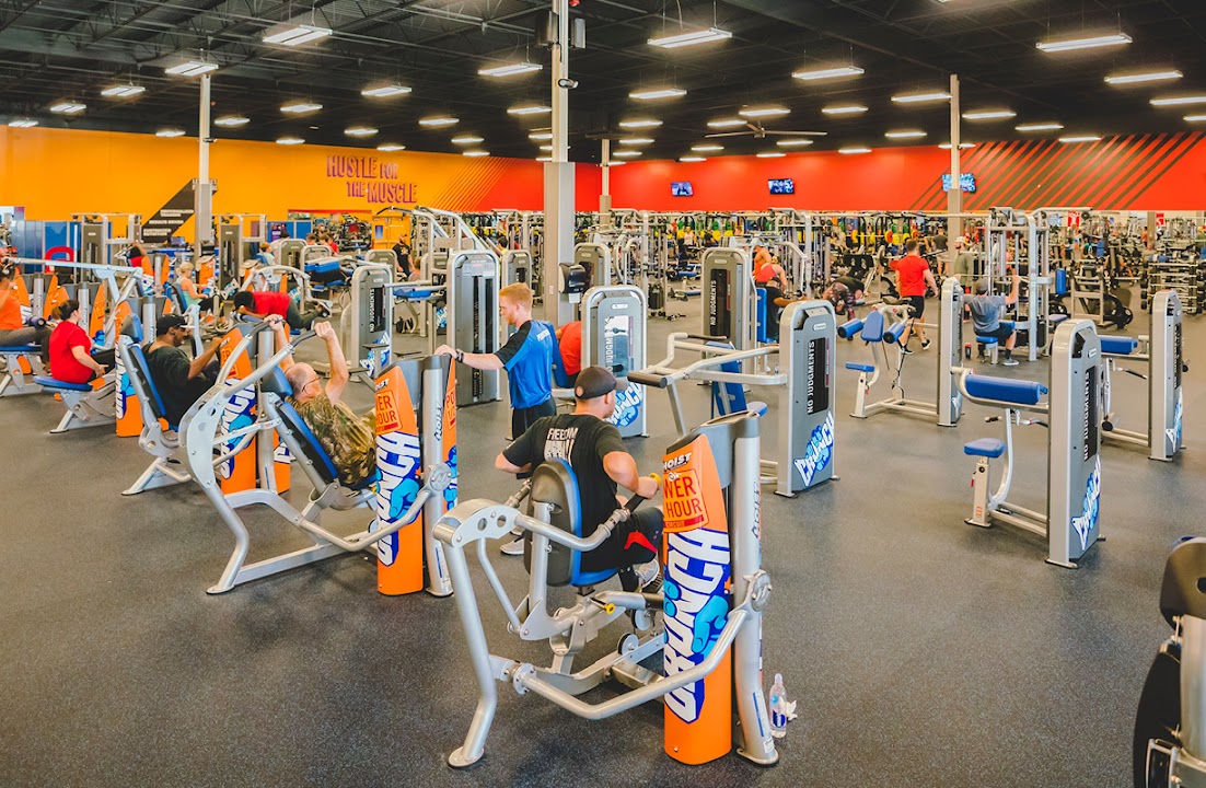 Crunch Fitness - Shawnee